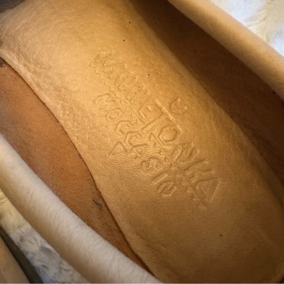 Minnetonka Tan Moccasins with Fringe Detailing - Picture 8 of 8